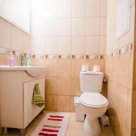 35 Cozy 1 Bedroom With Balcony Apartment *